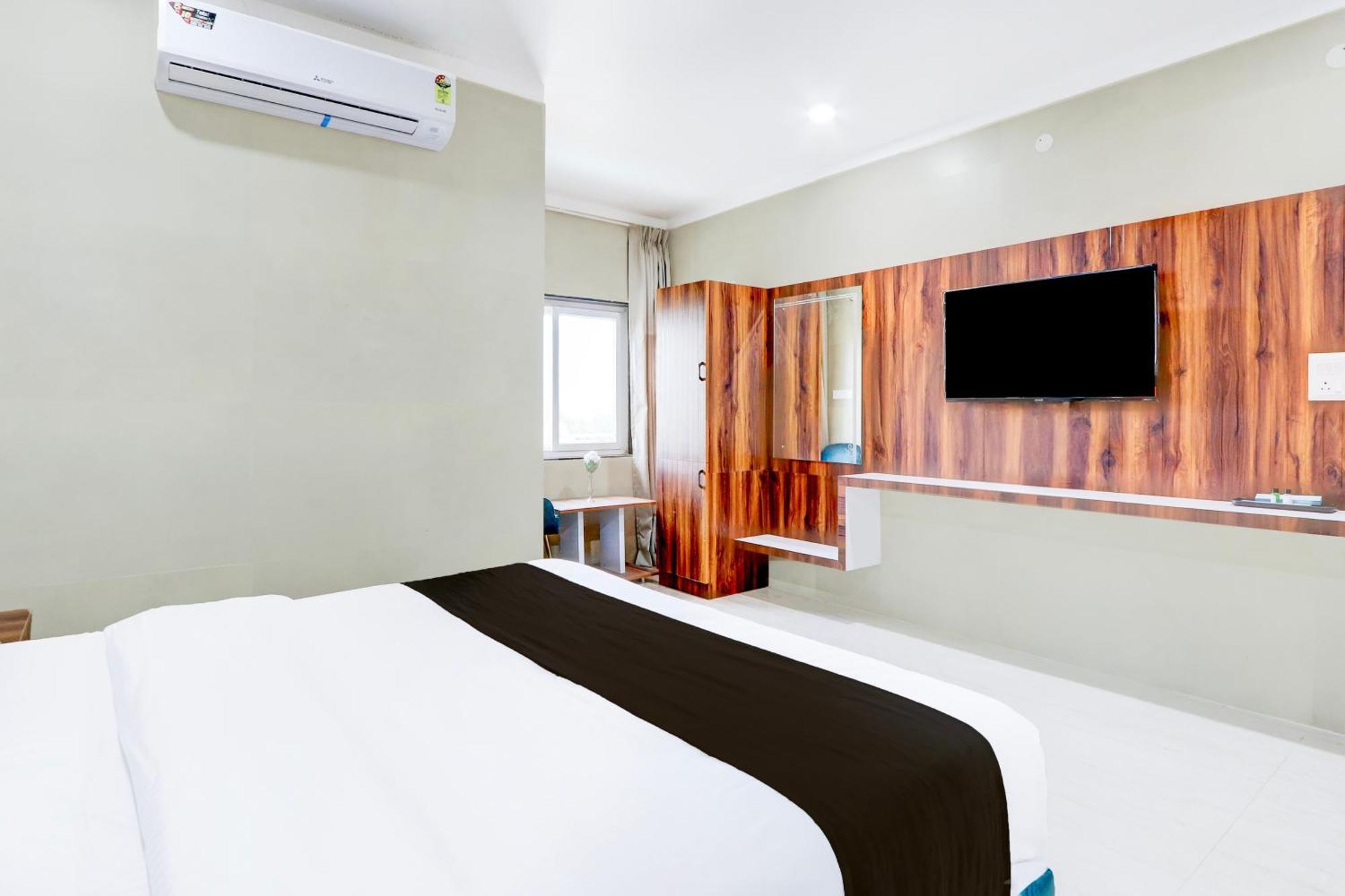 Hotel O Pr Grand Khammam Экстерьер фото
