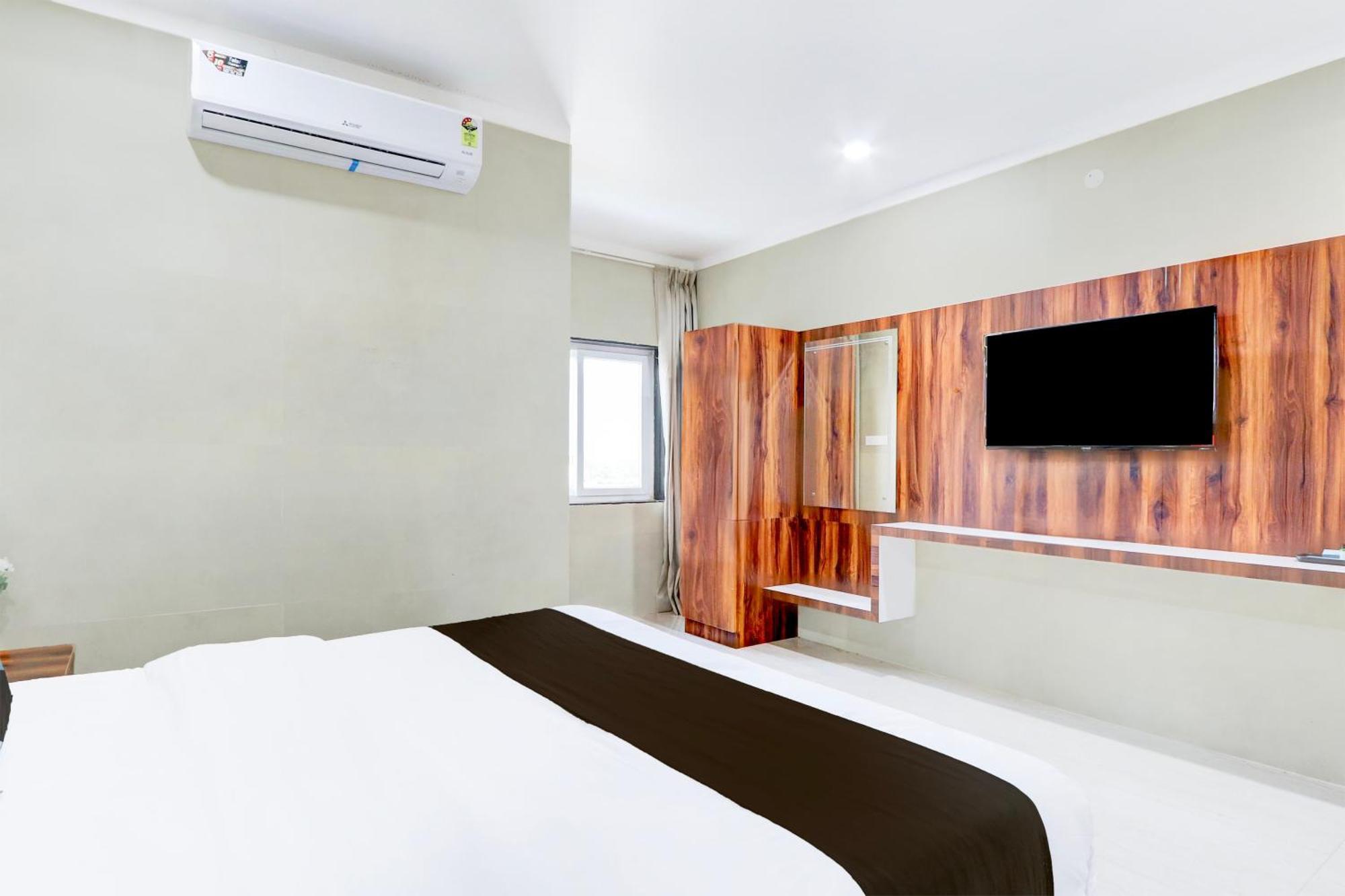 Hotel O Pr Grand Khammam Экстерьер фото