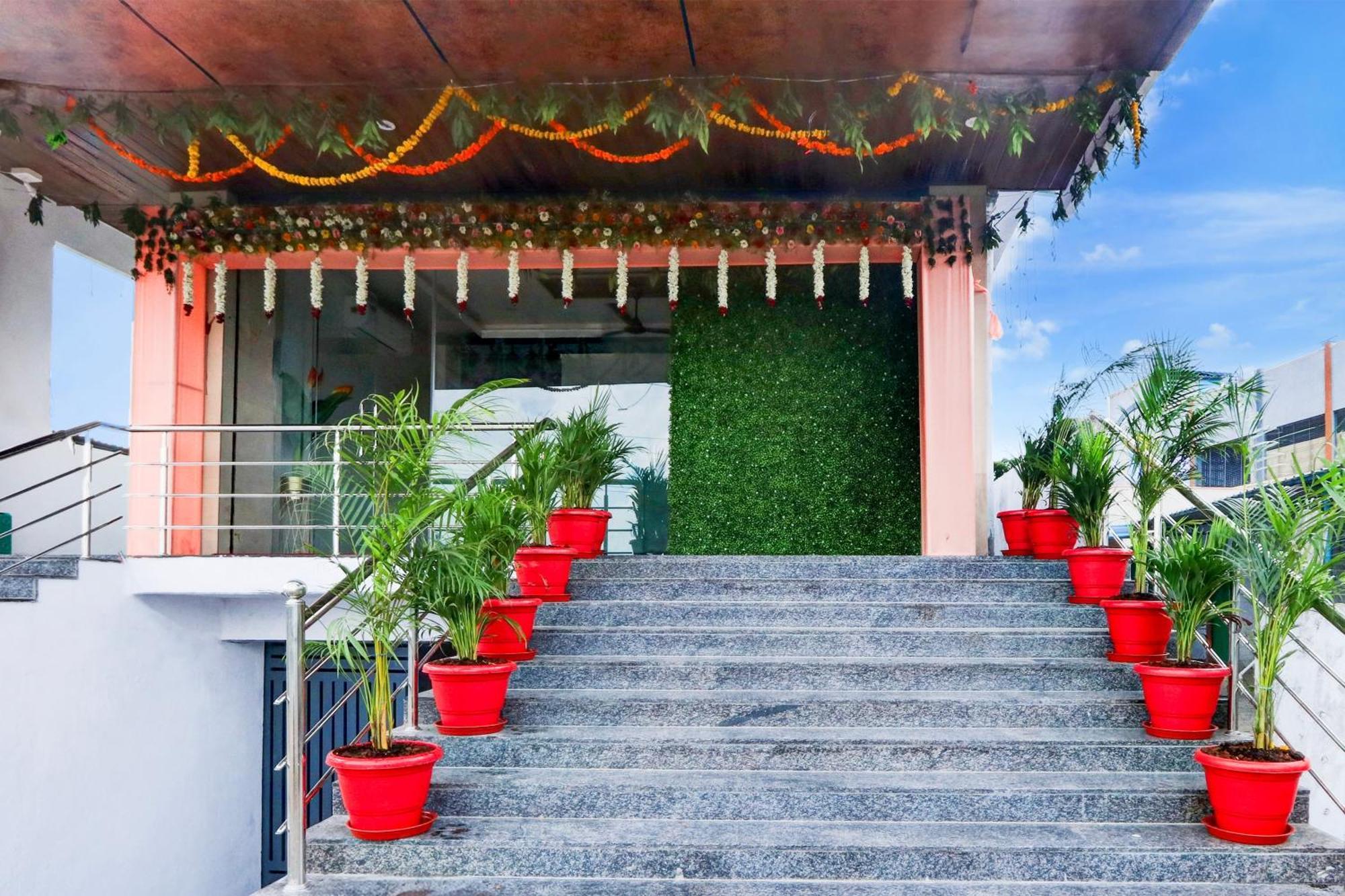 Hotel O Pr Grand Khammam Экстерьер фото
