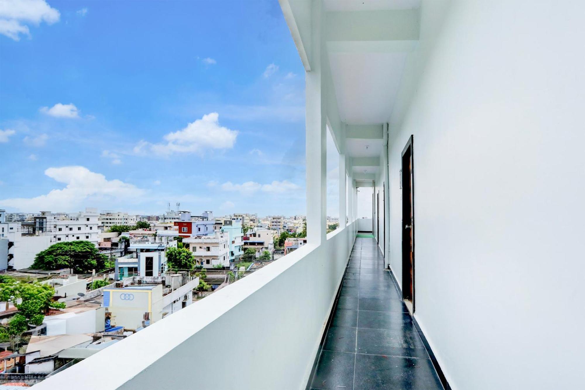 Hotel O Pr Grand Khammam Экстерьер фото